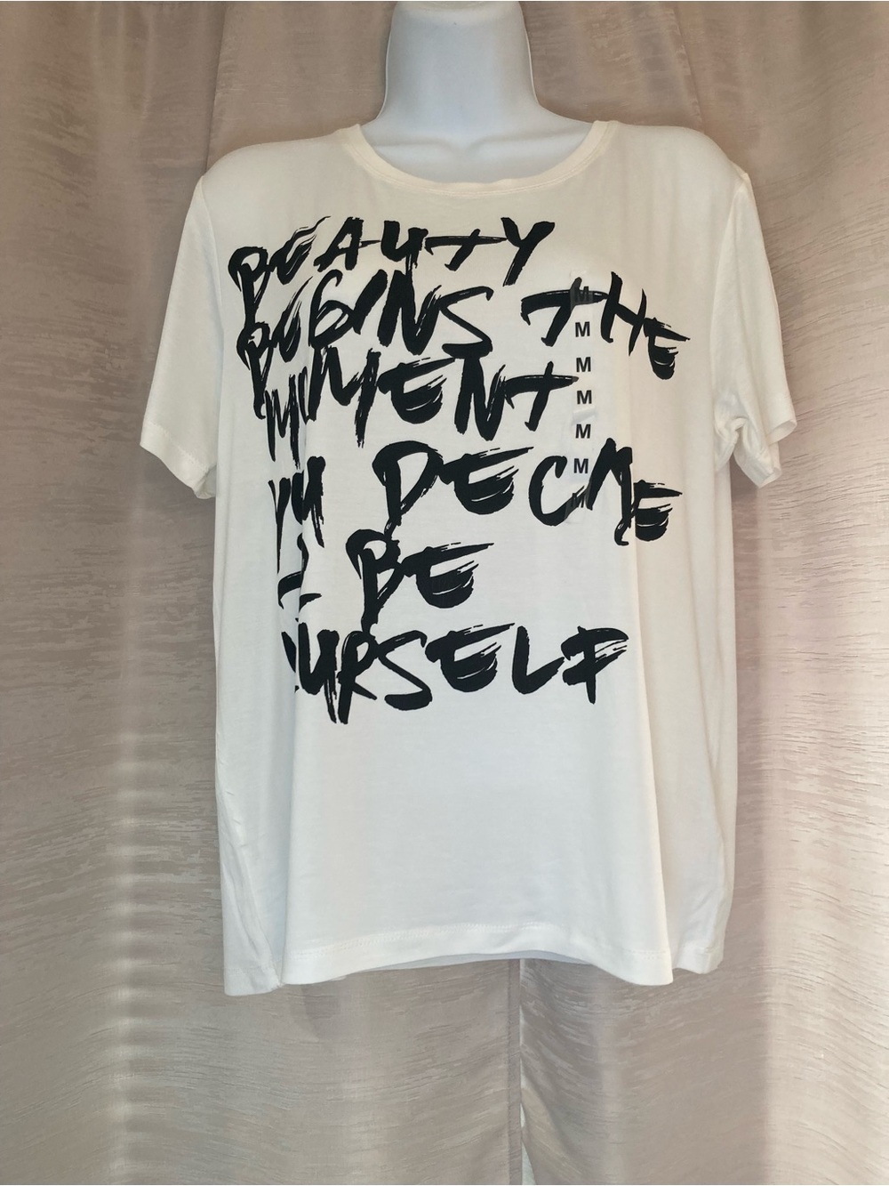 PSK Collection Kohl’s White Crewneck Graphic Tee with Black Script Medium NWT